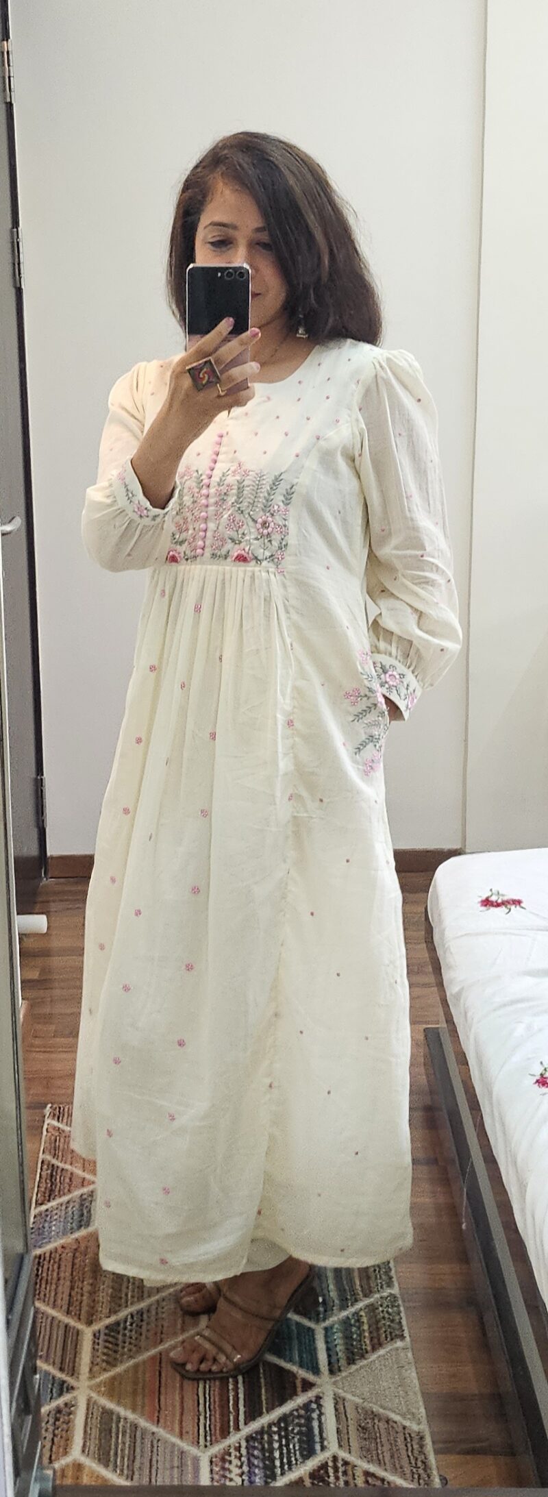 Sukoon – White And Pink Dupatta Suit With Thread Work.