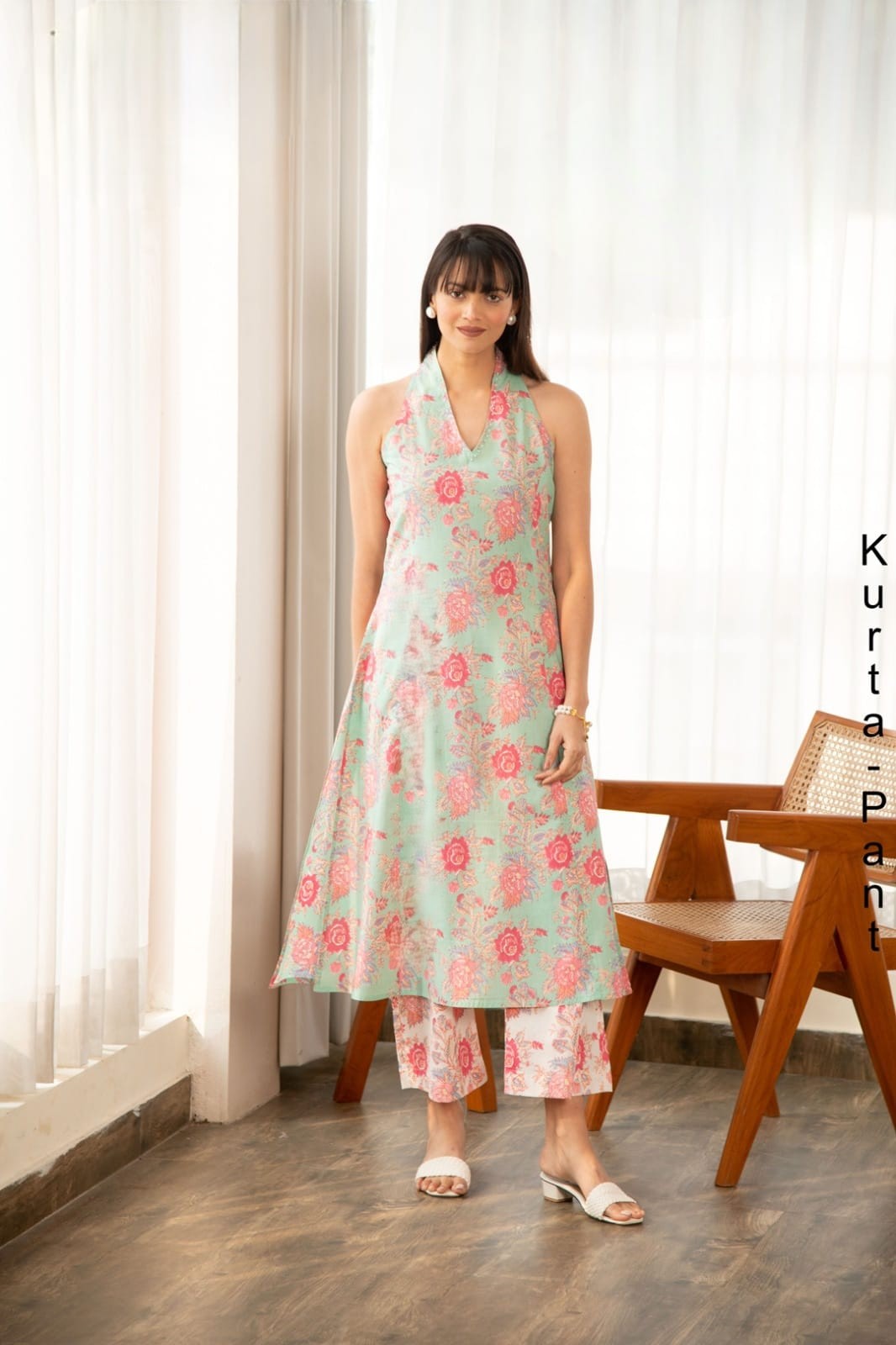 Halter Neck Floral Print Kurta-Pant
