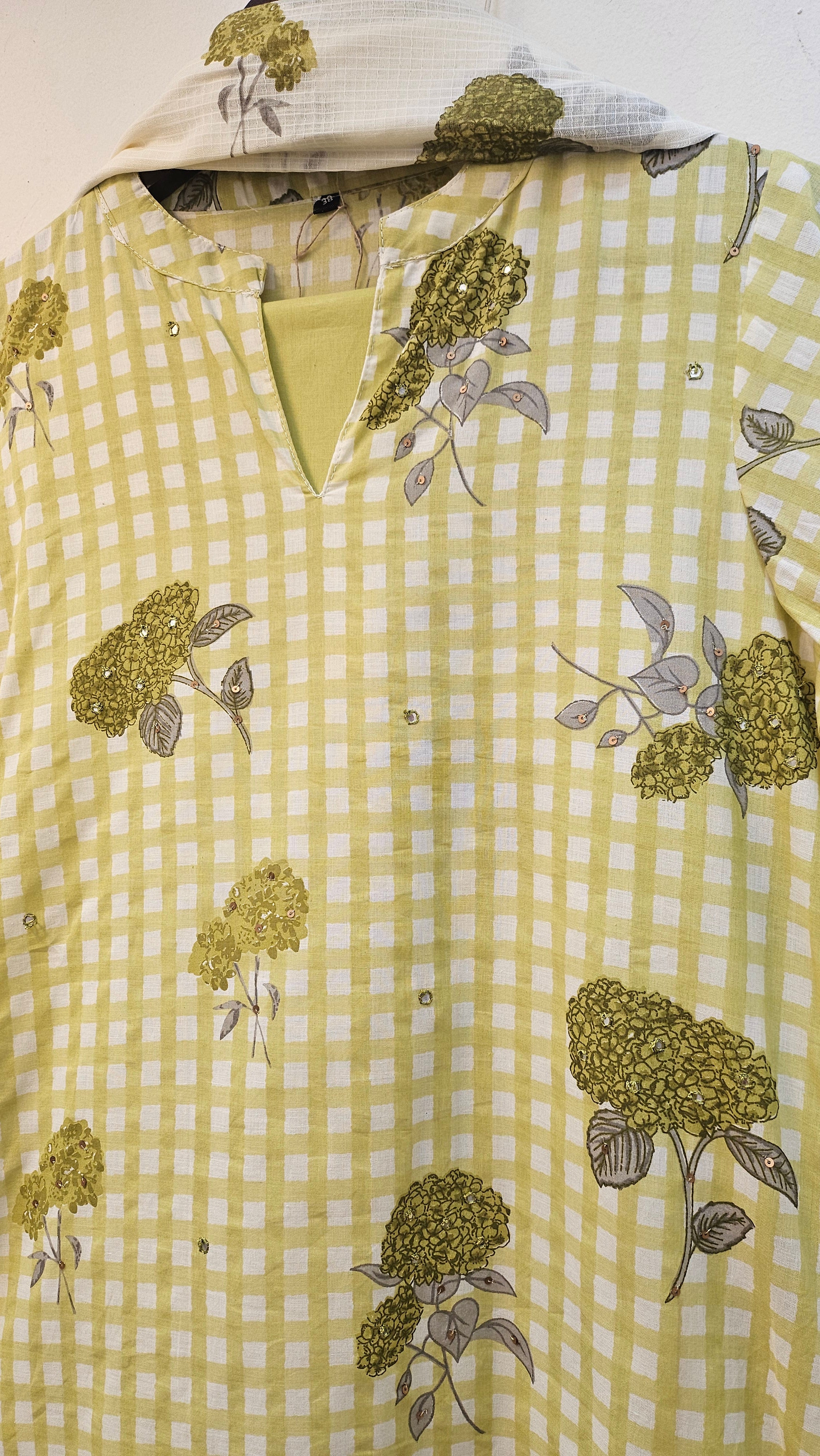 Jaipur Cotton Checks Dupatta Suit with Floral Print – 2 Colours